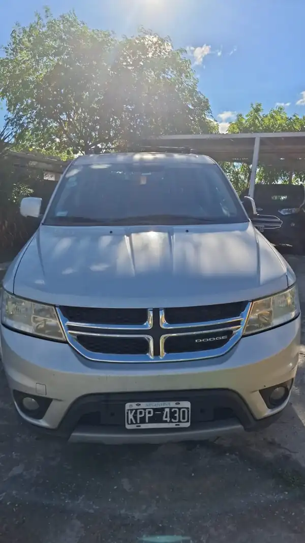 Foto de JOURNEY SXT 2.4 MODELO AÑO 2012 CON GNC