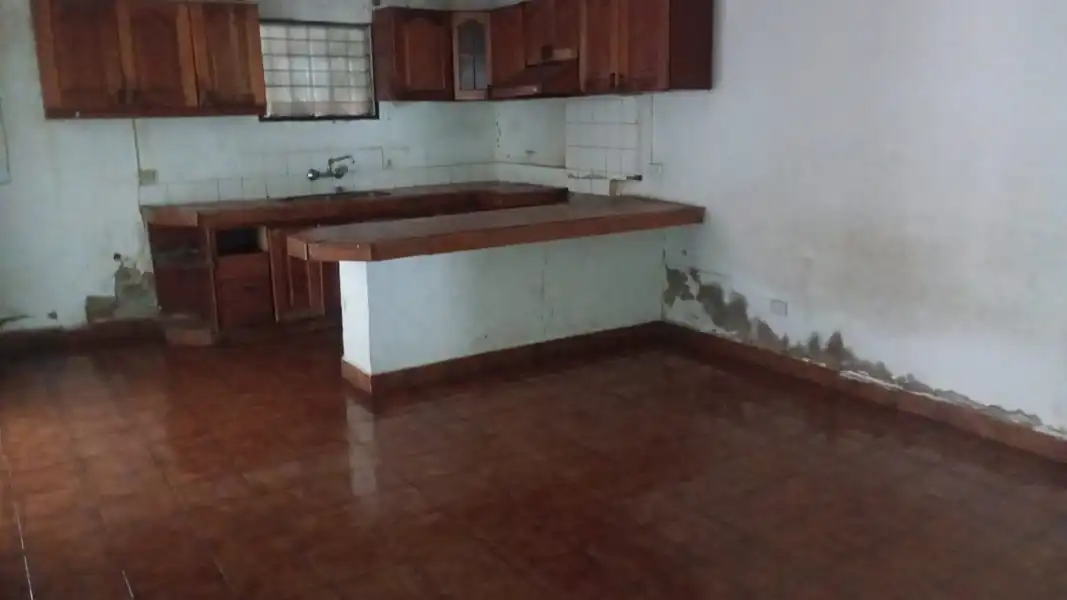 Foto de CASA 3 DORM. GARAGE PATIO + DEPTO - DESOCUPADA