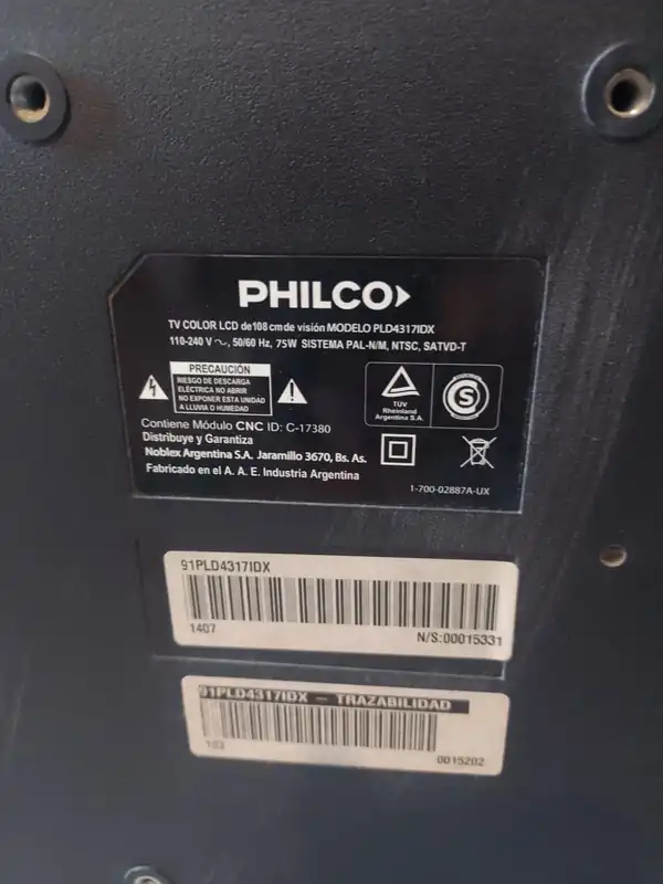 Foto de TV LED "PHILCO" 43"