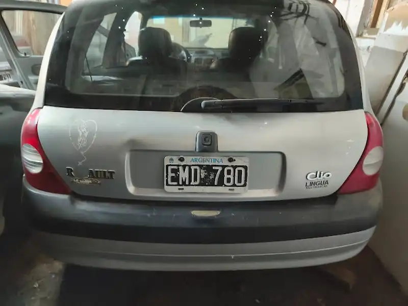 Foto de Clio Authentique 1.2 16v, año 2004