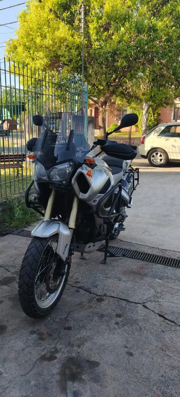Foto de MOTO YAMAHA TENERE 1200