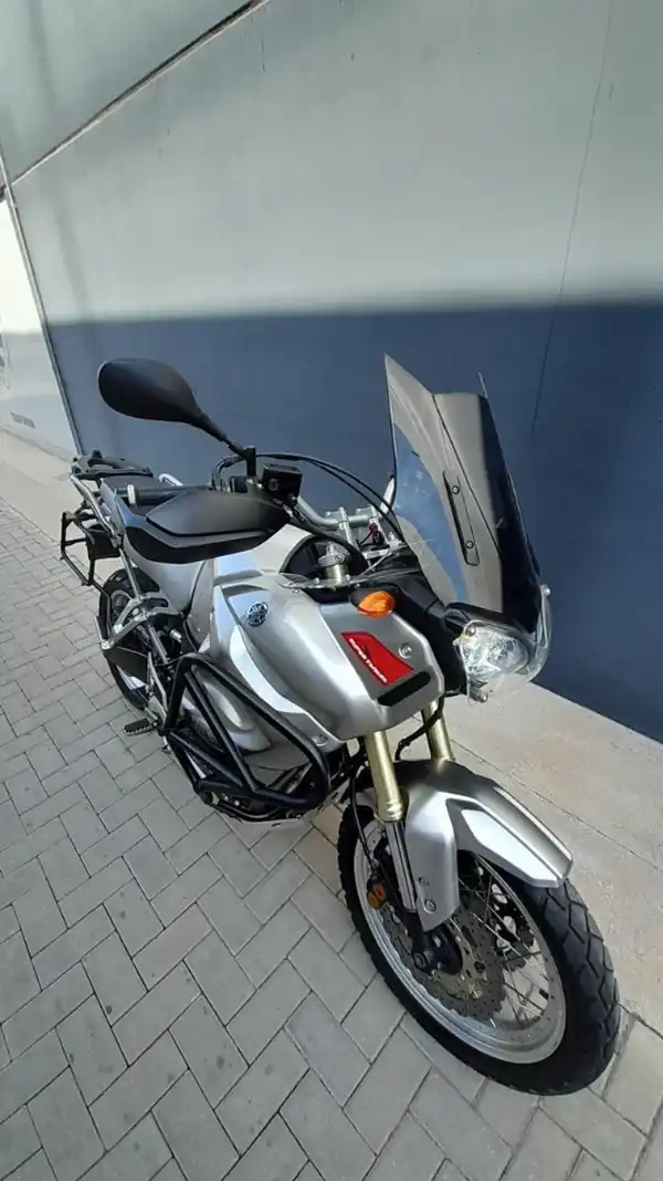 Foto de MOTO YAMAHA TENERE 1200