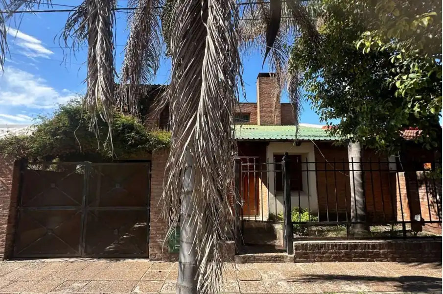 Portada de CASA FAMILIAR EN NOGOYA