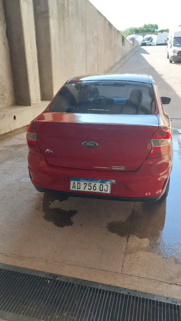 Foto de KA SEDAN 2019 569 KM