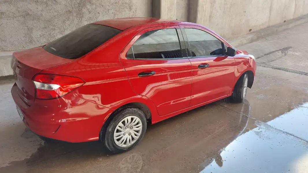 Foto de KA SEDAN 2019 569 KM