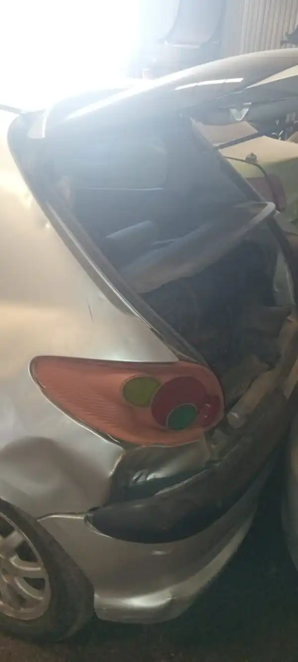 Foto de Peugeot EX 206- con "GNC"