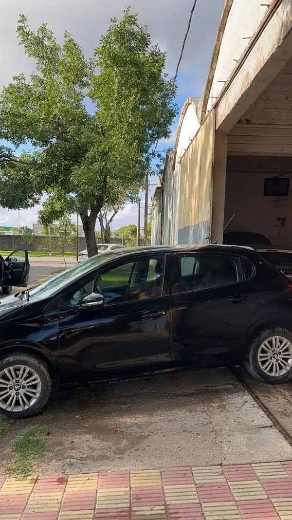 Foto de Peugeot 208 Allure1.6 2018