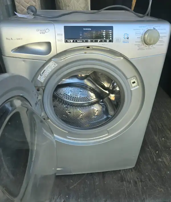 Portada de LAVARROPAS GRAND VITA