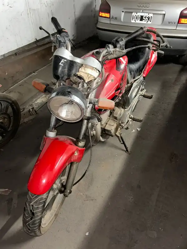 Foto de HONDA TWISTER