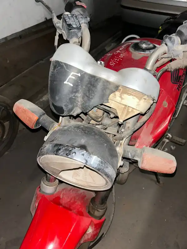 Foto de HONDA TWISTER