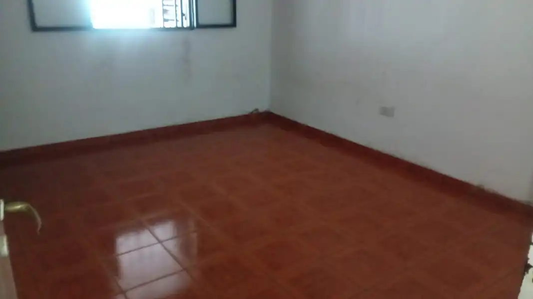 Foto de CASA 3 DORM. GARAGE PATIO + DEPTO - DESOCUPADA