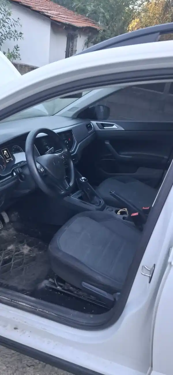 Foto de Impecable Volkswagen Nivus 170 TSI MT Año 2021