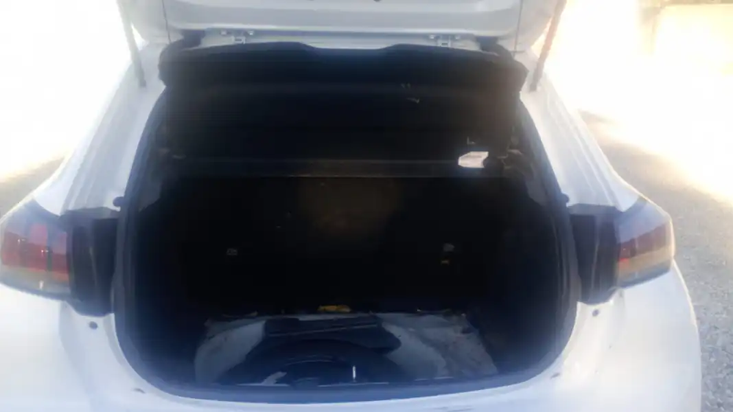 Foto de PEUGEOT 208 LIKE 1.2L - Año 2021