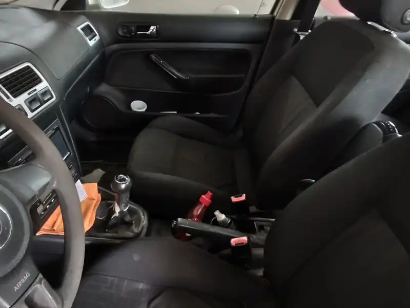 Foto de BORA TDI, año: 2010, tipo: SEDAN 4 PTAS