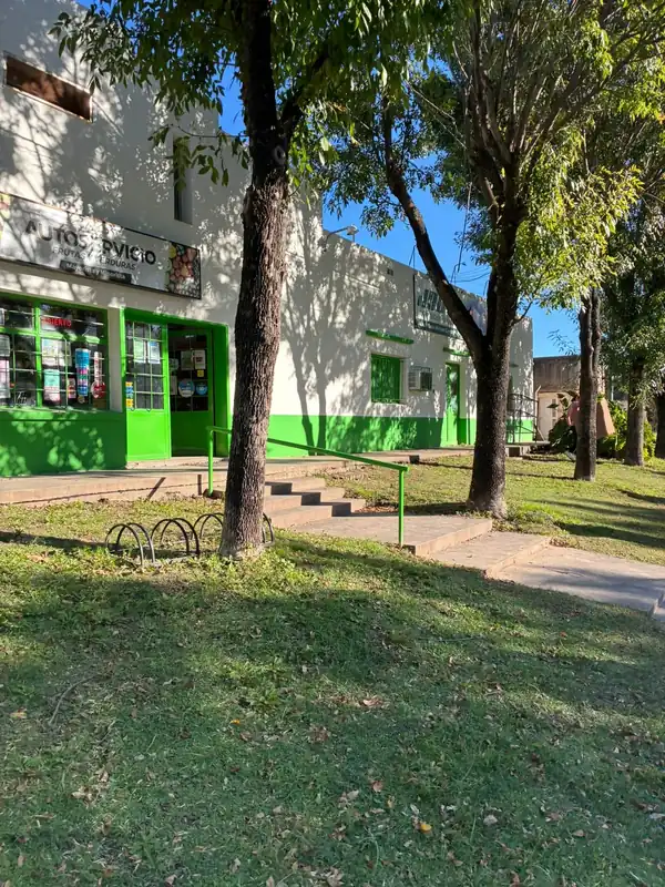 Foto de Gran Remate de Inmueble Salon local comercial