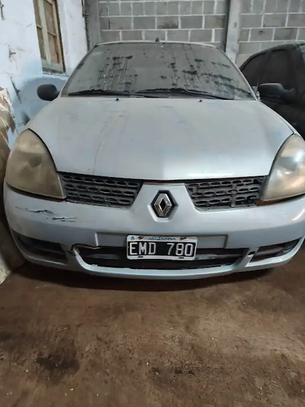 Foto de Clio Authentique 1.2 16v, año 2004