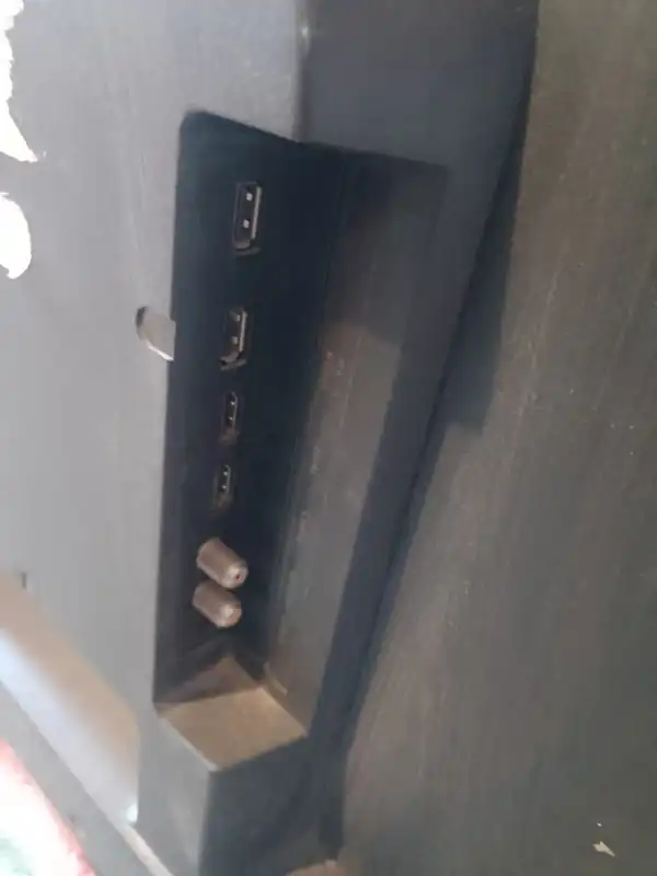 Foto de TV LED "PHILCO" 43"