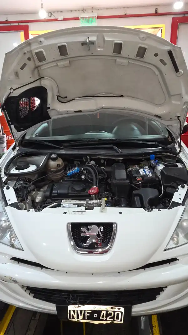 Foto de PEUGEOT, 207 5 PTAS, COMPAC ALLURE N 2014