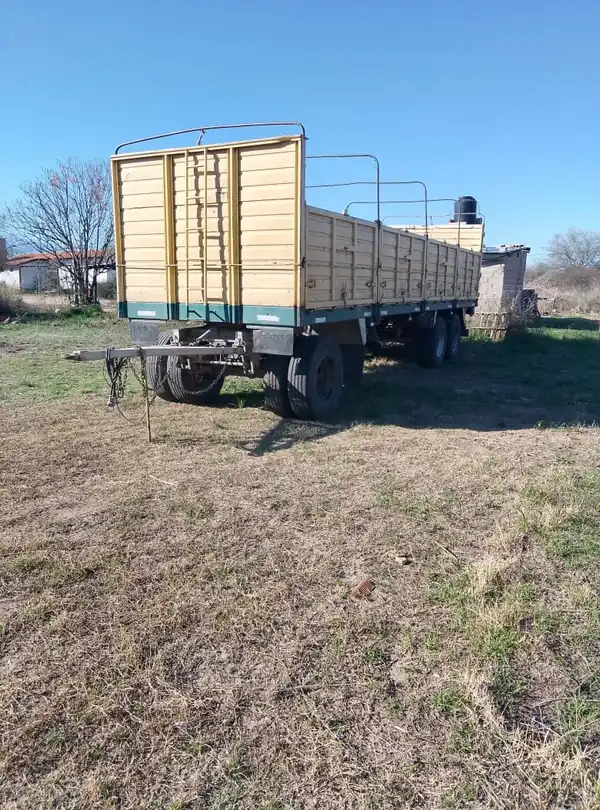 Foto de Acoplado TAHNOS  Año 2000