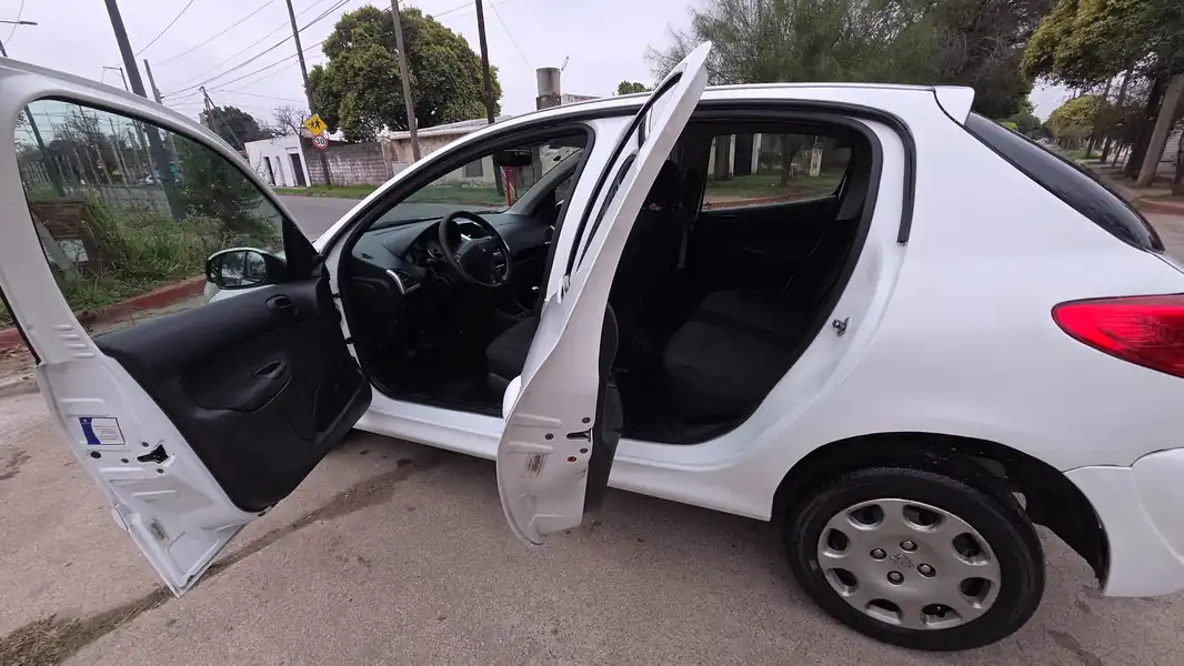 Foto de PEUGEOT, 207 5 PTAS, COMPAC ALLURE N 2014