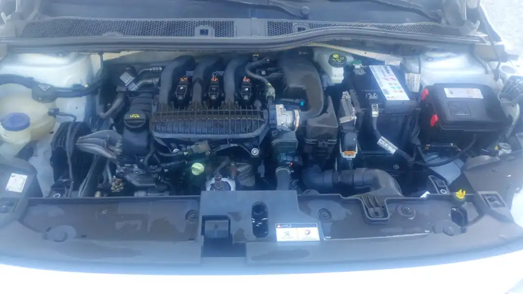 Foto de PEUGEOT 208 LIKE 1.2L - Año 2021