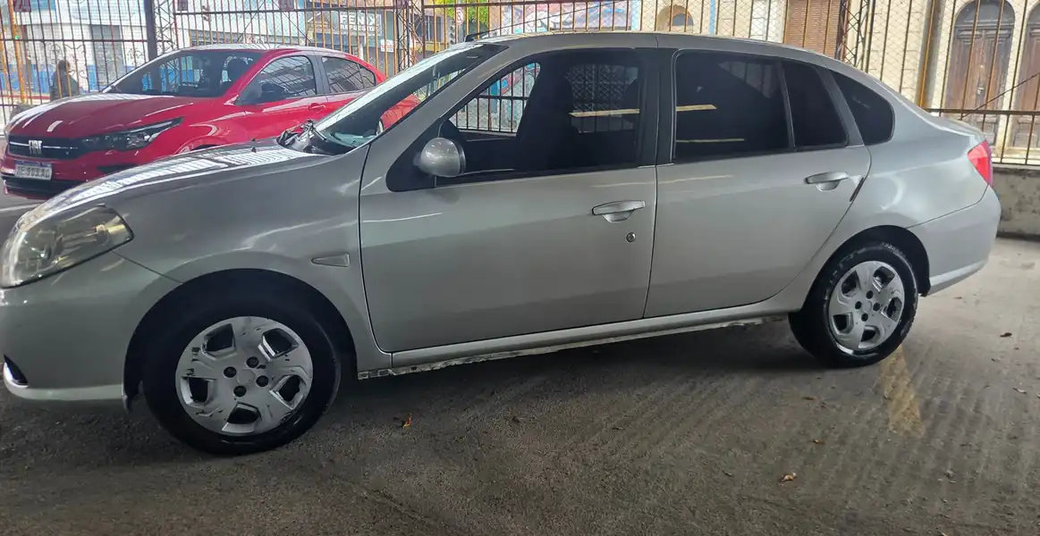 Foto de RENAULT SYMBOL 1.6 16V 2012