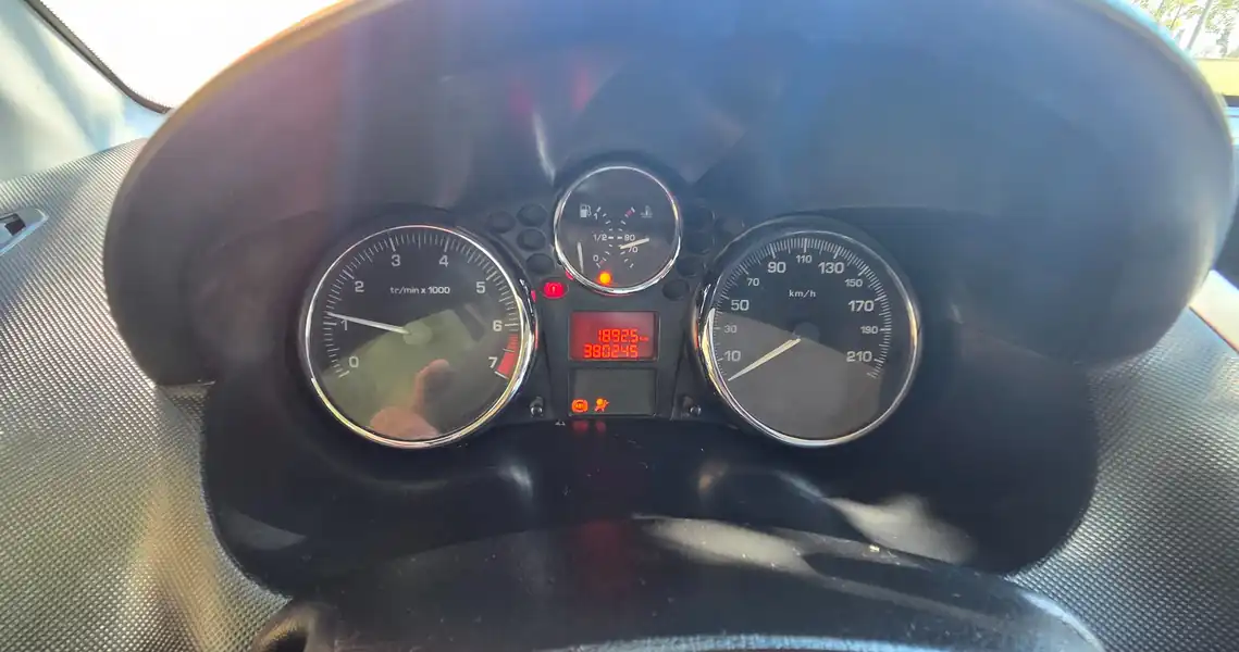 Foto de PEUGEOT 207 AÑO 2009 CON GNC