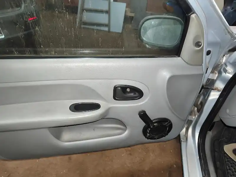 Foto de Clio Authentique 1.2 16v, año 2004