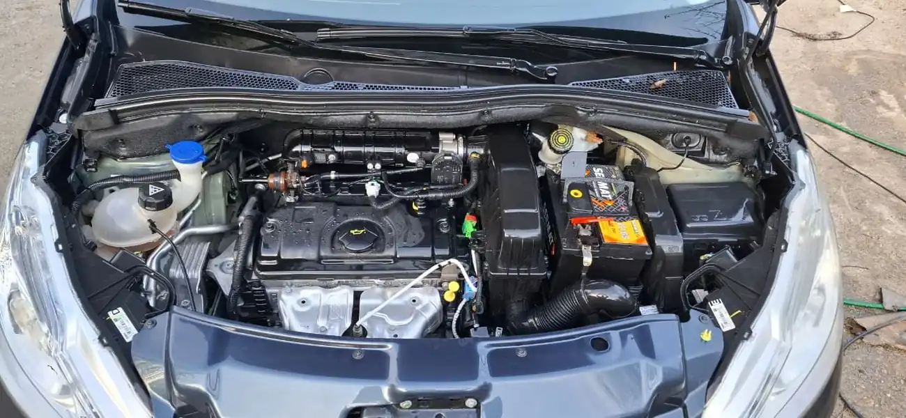 Foto de UNICO 208 ACTIVE AÑO 2015 CON SOLO 9.638 KM