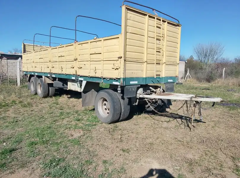 Foto de Acoplado TAHNOS  Año 2000