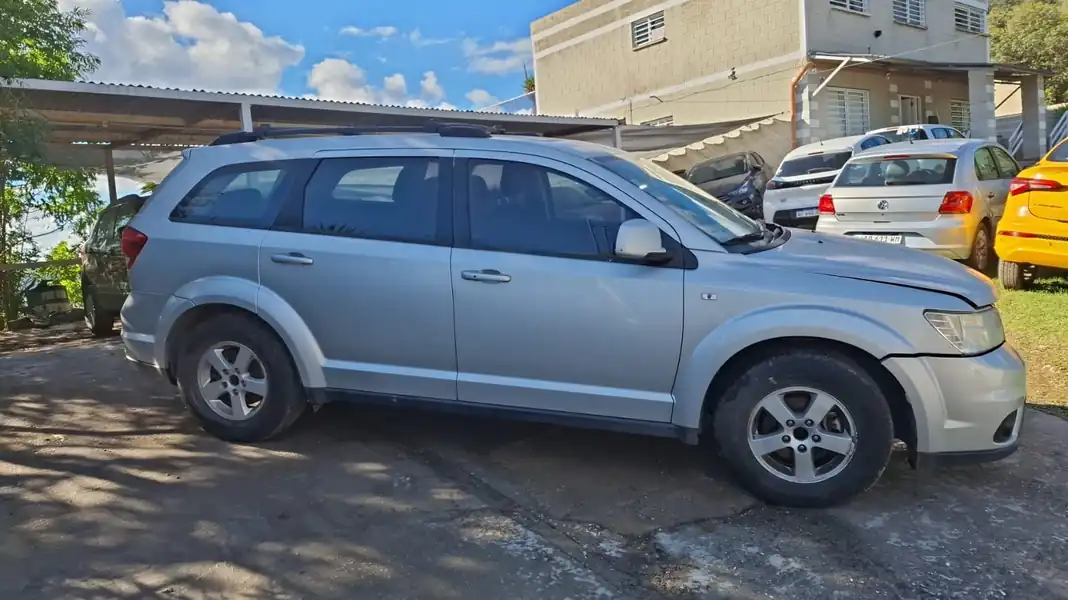 Foto de JOURNEY SXT 2.4 MODELO AÑO 2012 CON GNC