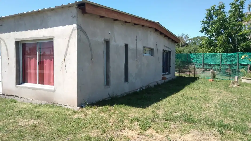 Foto de GRAL. ROCA. -DERECHOS Y ACCIONES S/LOTE CONSTRUIDO