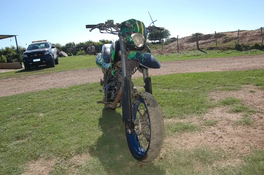 Foto de MOTOMEL MOTARD 200