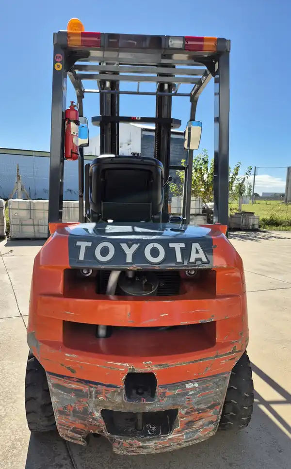 Foto de AUTO ELEVADOR TOYOTA DIESEL 2022