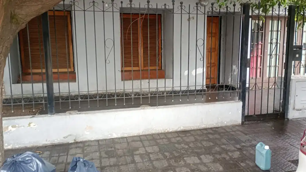 Foto de CASA 3 DORM. GARAGE PATIO + DEPTO - DESOCUPADA