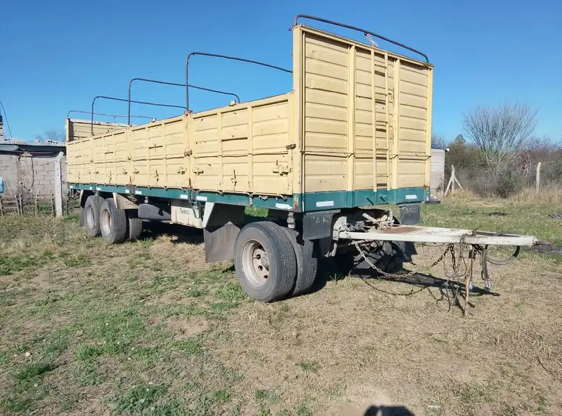 Foto de Acoplado TAHNOS  Año 2000