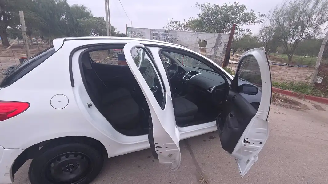 Foto de PEUGEOT, 207 5 PTAS, COMPAC ALLURE N 2014