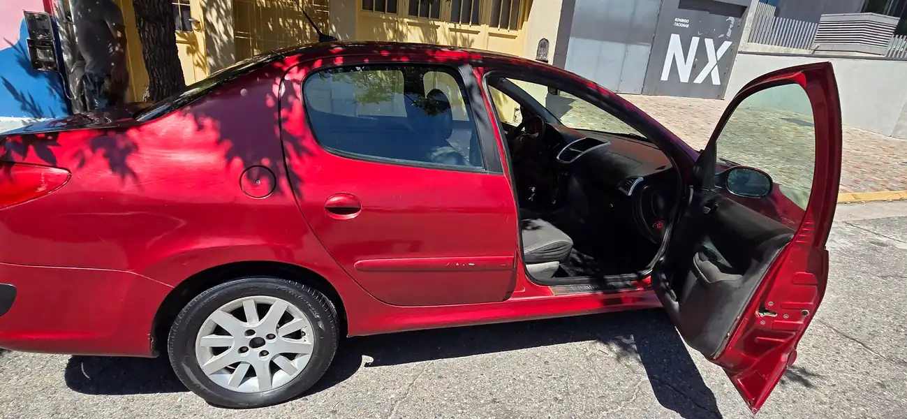 Foto de PEUGEOT 207 AÑO 2009 CON GNC