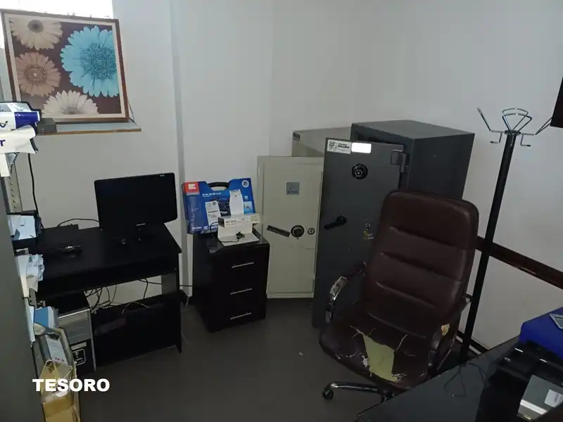 Foto de SUBASTA EN BLOQUE: INMUEBLE PH - MOBILIARIO